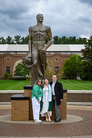 26MSUSpringGrads-0501-Alumni-265