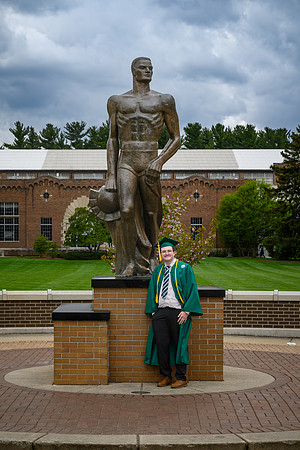 26MSUSpringGrads-0501-Alumni-271