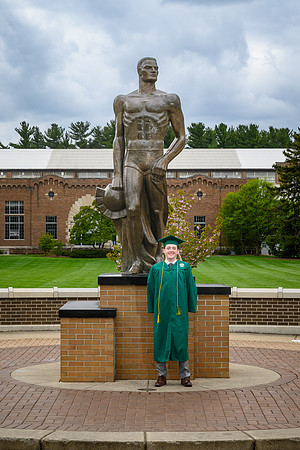 26MSUSpringGrads-0501-Alumni-310