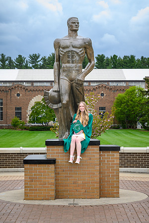 26MSUSpringGrads-0501-Alumni-338