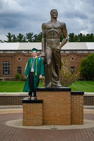 26MSUSpringGrads-0501-Alumni-272