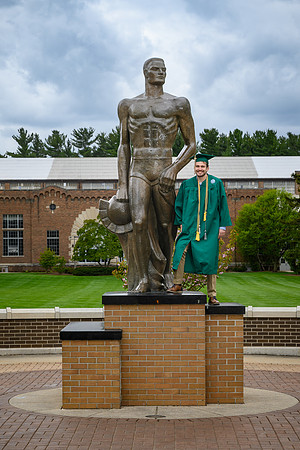 26MSUSpringGrads-0501-Alumni-306