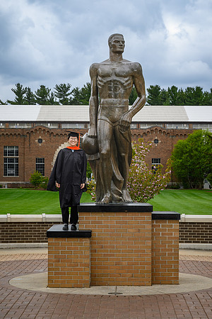 26MSUSpringGrads-0501-Alumni-312