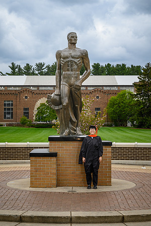 26MSUSpringGrads-0501-Alumni-313