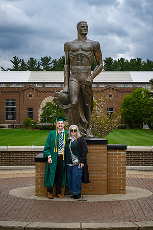26MSUSpringGrads-0501-Alumni-273