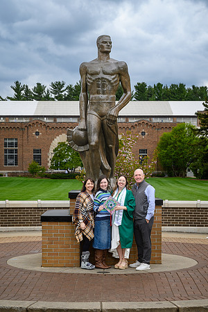 26MSUSpringGrads-0501-Alumni-263