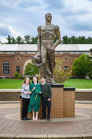 26MSUSpringGrads-0501-Alumni-288