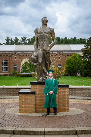26MSUSpringGrads-0501-Alumni-303