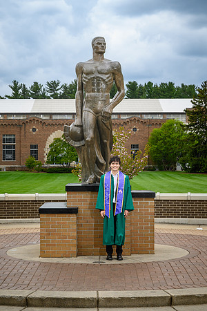 26MSUSpringGrads-0501-Alumni-316