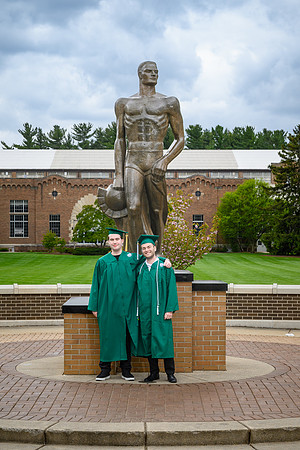 26MSUSpringGrads-0501-Alumni-302