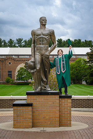 26MSUSpringGrads-0501-Alumni-274