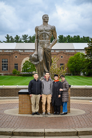 26MSUSpringGrads-0501-Alumni-314