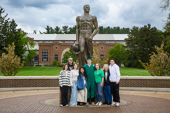 26MSUSpringGrads-0501-Alumni-300