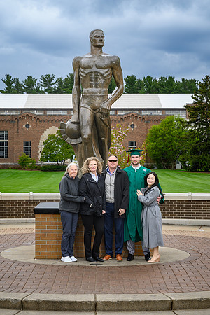26MSUSpringGrads-0501-Alumni-351