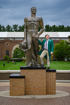 26MSUSpringGrads-0501-Alumni-396