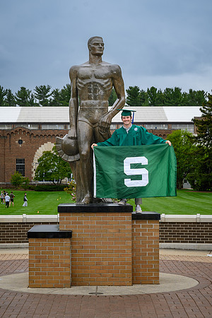 26MSUSpringGrads-0501-Alumni-424