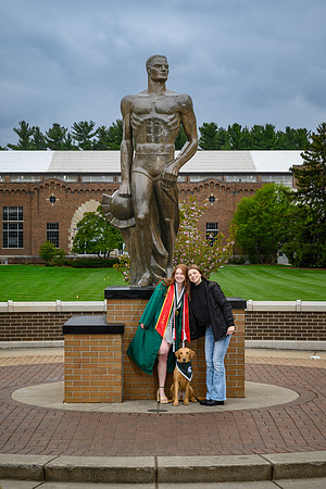 26MSUSpringGrads-0501-Alumni-418