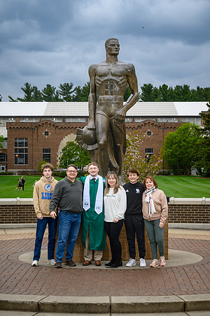 26MSUSpringGrads-0501-Alumni-381