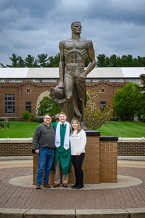 26MSUSpringGrads-0501-Alumni-380