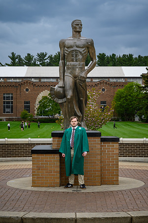 26MSUSpringGrads-0501-Alumni-394