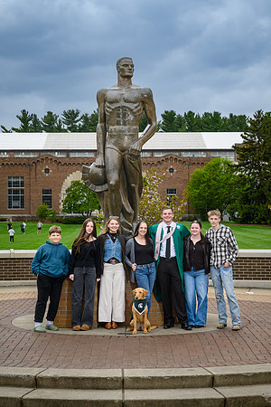 26MSUSpringGrads-0501-Alumni-399