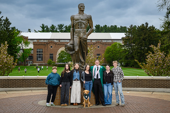 26MSUSpringGrads-0501-Alumni-398