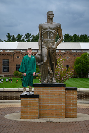 26MSUSpringGrads-0501-Alumni-415