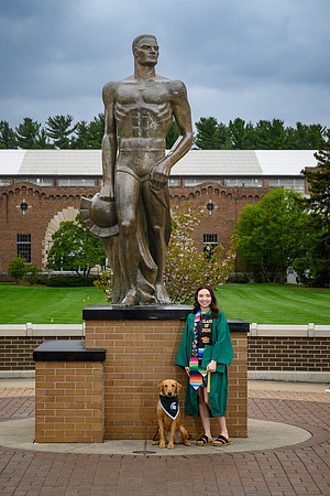 26MSUSpringGrads-0501-Alumni-403
