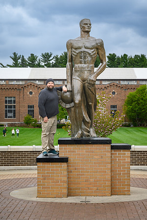26MSUSpringGrads-0501-Alumni-371