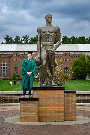 26MSUSpringGrads-0501-Alumni-370