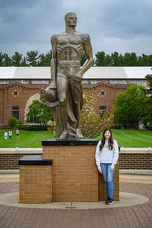 26MSUSpringGrads-0501-Alumni-402