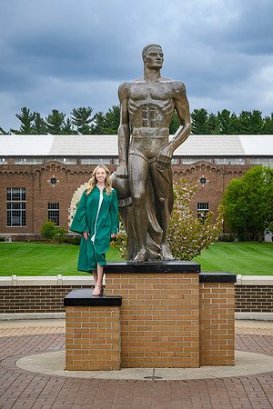 26MSUSpringGrads-0501-Alumni-360