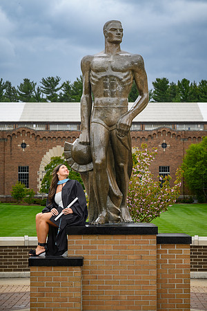 26MSUSpringGrads-0501-Alumni-348