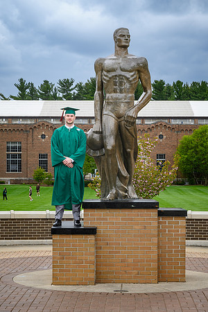 26MSUSpringGrads-0501-Alumni-349