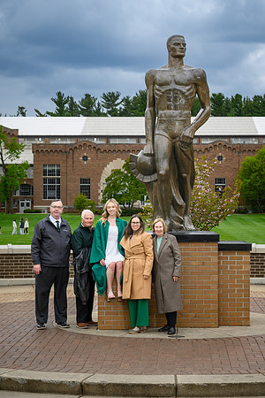 26MSUSpringGrads-0501-Alumni-361