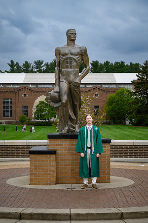 26MSUSpringGrads-0501-Alumni-411