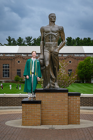 26MSUSpringGrads-0501-Alumni-410