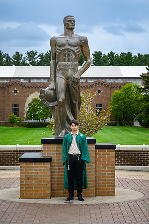 26MSUSpringGrads-0501-Alumni-437