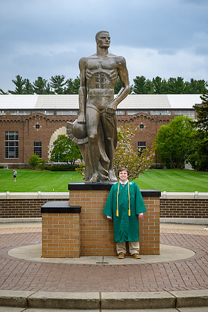 26MSUSpringGrads-0501-Alumni-433