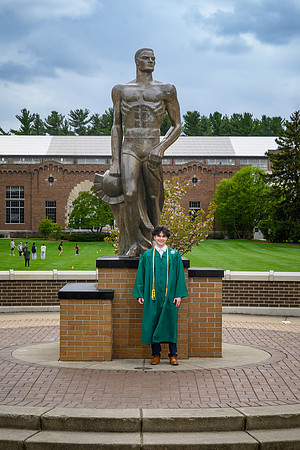 26MSUSpringGrads-0501-Alumni-443