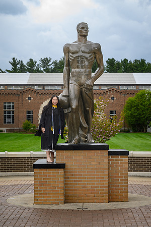 26MSUSpringGrads-0501-Alumni-454
