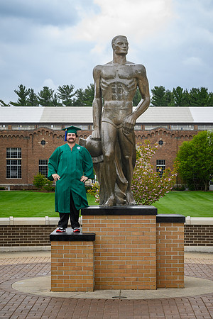 26MSUSpringGrads-0501-Alumni-453
