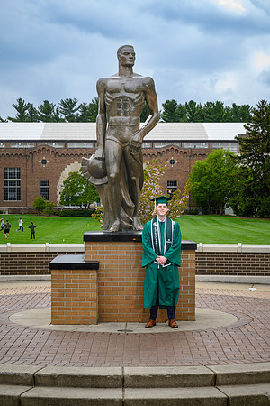 26MSUSpringGrads-0501-Alumni-447