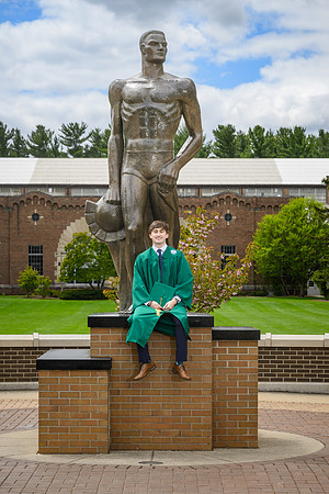 26MSUSpringGrads-0502-Alumni-064