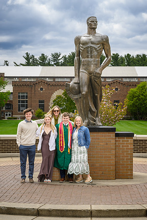 26MSUSpringGrads-0502-Alumni-051