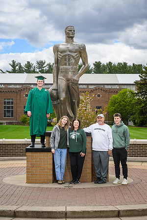 26MSUSpringGrads-0502-Alumni-043