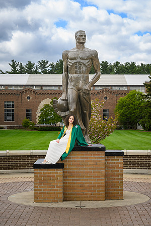 26MSUSpringGrads-0502-Alumni-030