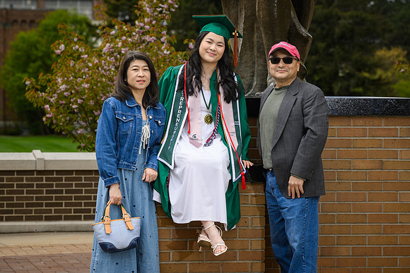 26MSUSpringGrads-0502-Alumni-022