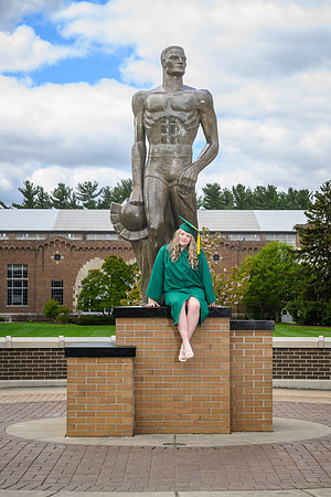 26MSUSpringGrads-0502-Alumni-009
