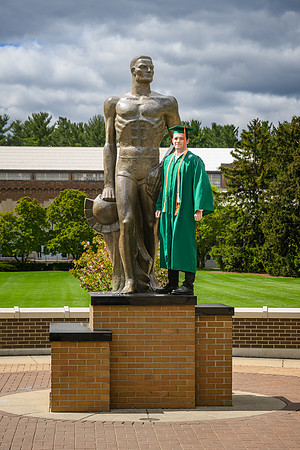 26MSUSpringGrads-0502-Alumni-002